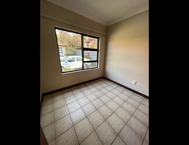 3 BEDROOM TOWNHOUSE FOR SALE IN SINOVILLE